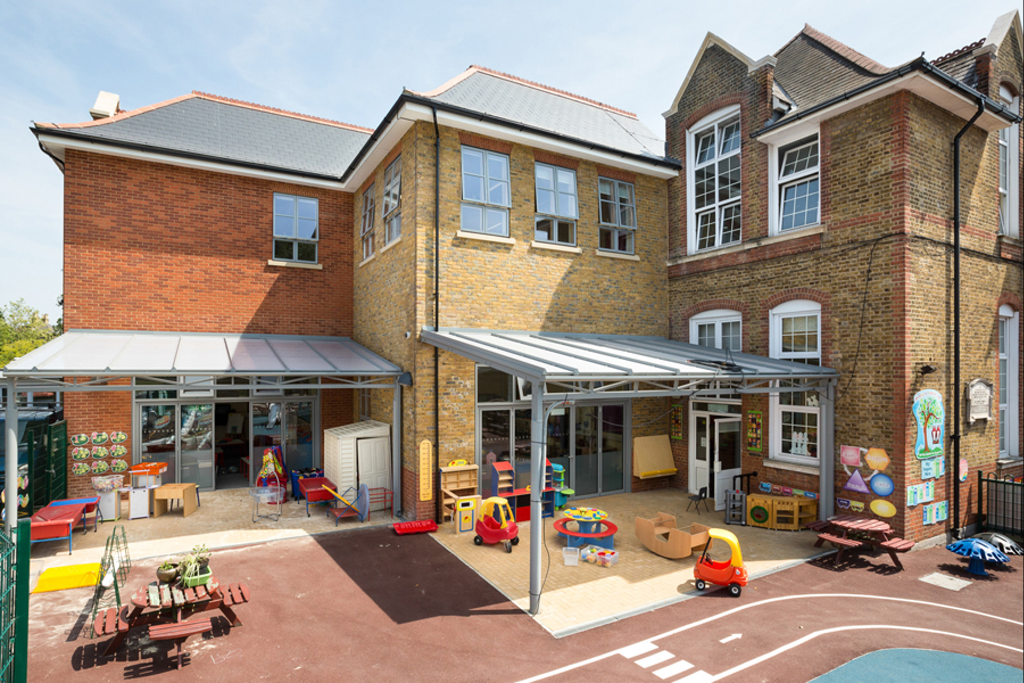 Aluminium guttering by Marley Alutec St-Michael-Primary-School Aluminium guttering by Marley Alutec St-Michael-Primary-School