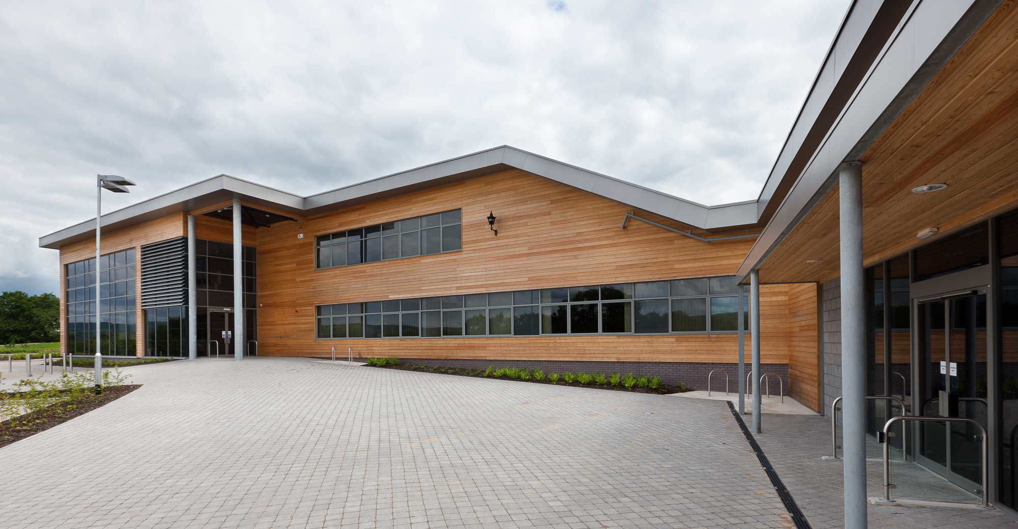 Evoke composite aluminium coping system