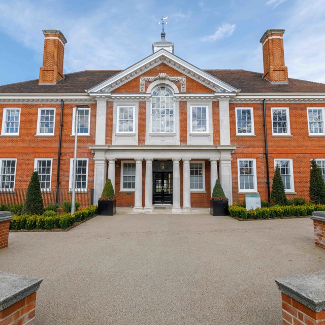 MARLEY ALUTEC’S ALUMINIUM RANGES COMBINE CONTEMPORARY AND TRADITIONAL DESIGN AT LUXURY HOUSING DEVELOPMENT MARLEY ALUTEC’S ALUMINIUM RANGES COMBINE CONTEMPORARY AND TRADITIONAL DESIGN AT LUXURY HOUSING DEVELOPMENT